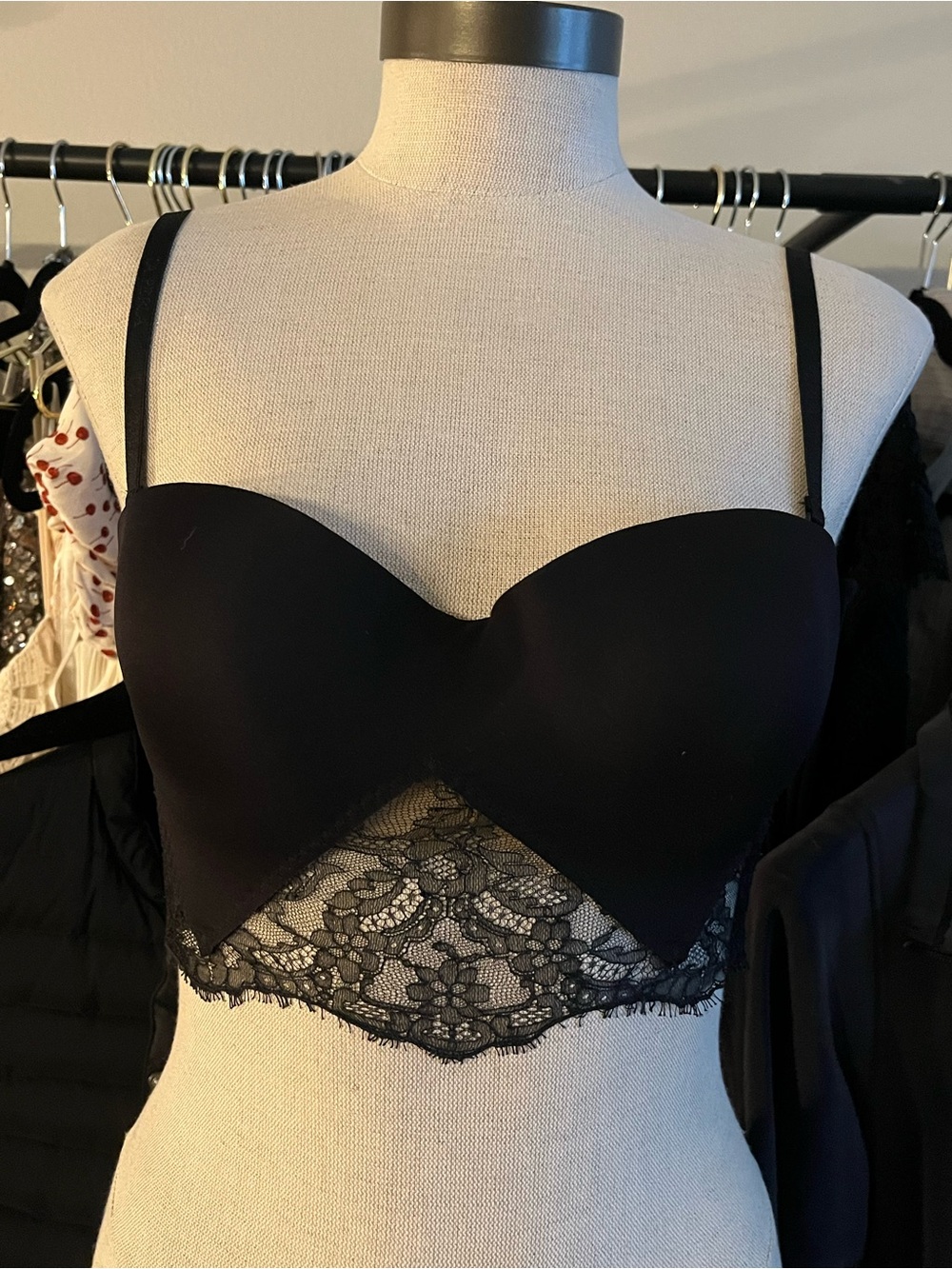 LA PEARLA Black  Lace Longline Bralette - Women Intimates size 34C 🎩🎩